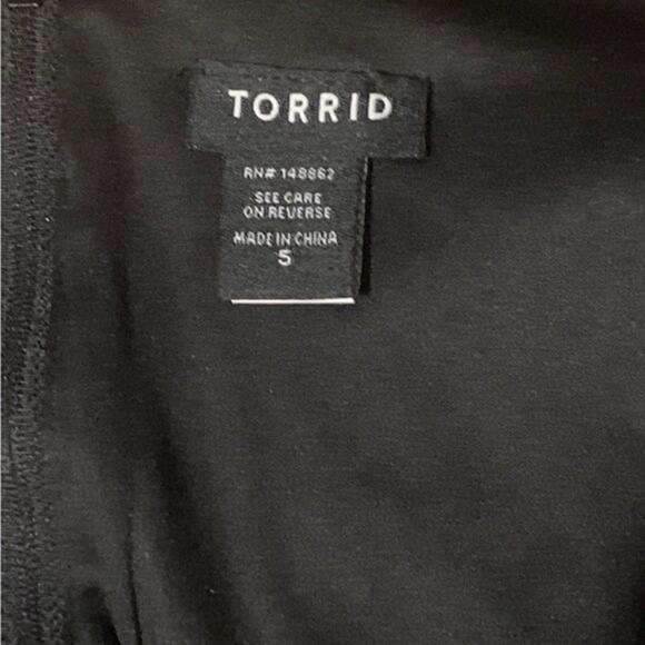 Torrid Lace Print Sateen Peplum Top Black Off White Size 5X - Picture 6 of 8